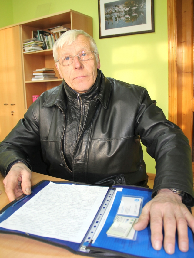Raikėnų kaimo gyventojas N.Mikšys įsitikinęs: seniūnijos gyventojai verti geresnio seniūno nei R.Varanius. D.Zibolienės nuotr.