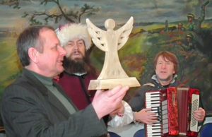 Apie Rokiškį – su kraštiečiais Panemunėlio seniūnas Anicetas Bytautas (iš kairės) padėkojo visiems