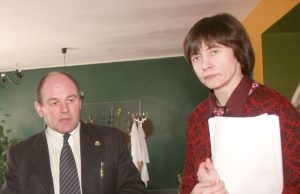 Pertvarka apskrityje: nežinioje atsidūrė būrys valdininkų Socialinių reikalų ir paslaugų priežiūros skyriaus vedėjos Gemos Jurgelevičienės ir Obelių vaikų globos namų direktoriaus Valdo Nauburaičio nuomonės sutampa – globos namai turėtų tapti pavaldūs ministerijai arba kuriamam regionui. D.Zibolienės nuotr.