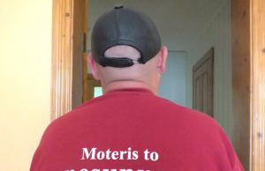 G.V. marškinėlius puošė užrašas: "Moteris to nesupras." A.Minkevičienės nuotr.