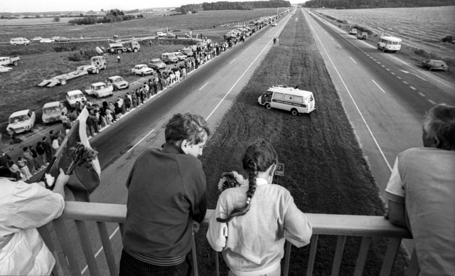 1989 metų rugpjūčio 23-ioji: Baltijos kelias. Eltos nuotr.