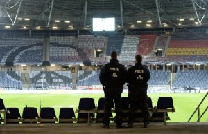 Vokietijoje evakuojamas stadionas