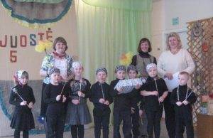 Džiugino „Prijuostės teatras” Renginio akimirkos. Obelių lopšelio-darželio nuotr.