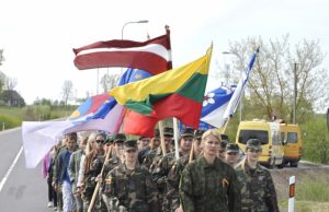 aunieji šauliai į ES narystės dešimtmečio šventę žygiavo nešini Lietuvos