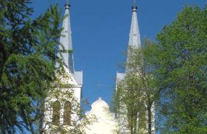 Ar Obeliams reikia trečios aikštės? Obelių šv. Onos bažnyčia. N.Byčkovskio nuotr.