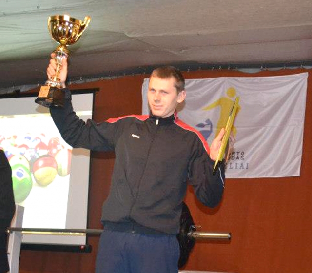 Varžybų nugalėtojas J.Zunka.  Sporto klubo „Obeliai“ archyvo nuotr.