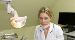 Rokiškio odontologijos centro gydytoja odontologė Agnė Žukauskaitė. D.Zibolienės nuotr.