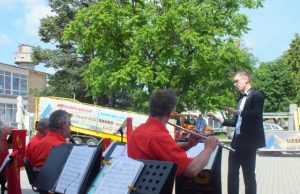 Juodupiečiams – saugaus eismo pamokos ir orkestro muzikos dozė. A.Minkevičienės nuotr.