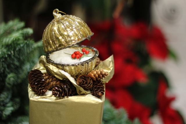 Dizainerė pakuojant dovanas siūlo atsigręžti į gamtą