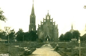 Nepriklausomybės paminklas – dvasinės tvirtybės įrodymas Rokiškio miesto aikštė