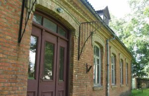 Gimnazijos muziejus kuriamas senojoje mokykloje Senojoje Pandėlio mokykloje įsikūrė Pandėlio gimnazijos muziejus. L.Dūdaitės nuotr.