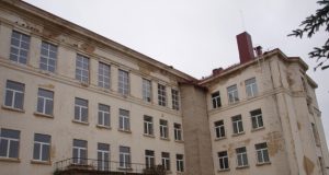 Prie Pandėlio gimnazijos sumūryta šachta liftui