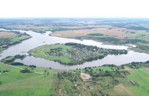 Pakilus į dangų atsiveria gražusis Dviragio ežero peizažas. D.Zibolienės nuotr.