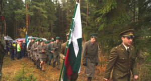 Akcijos dalyviai - Plunksnočių miške. Krašto muziejaus archyvo nuotr.