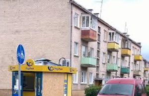 Iškultas kioskelio langas. M. Katinauskienės nuotr.