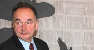 Seimo narys piešė saulę.