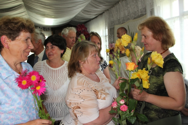 Eilėraščių knygos autorę G.Pitrėnienę sveikno poezijos mylėtojai. Eilėraščių knygos autorę G.Pitrėnienę sveikno poezijos mylėtojai.