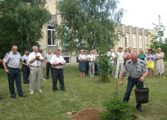 Žalgirio mūšio pergalės 600-ųjų metinių proga komisariato parke garbingi svečiai iš Panevėžio