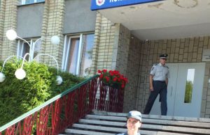 Kriminalinės apskaitos skyriaus specialistė J.Prasčiūnaitė pavydi kolegėms patogios ir praktiškos tarnybinės uniformos.