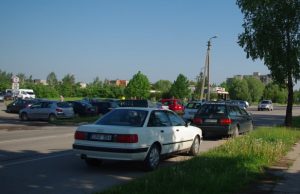 Turgaus lankytojai dažnai automobilius palieka „lėtėjimo juostoje“