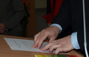 Pernai balandį naujosios rajono tarybos nariai pirmą kartą rinkimų istorijoje iškilmingai prisiekė.