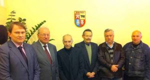 Kamajų plėtros paramos fondo steigėjų grupė: L.Vilys (iš kairės)