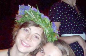 Laura Prievelytė (dešinėje) su drauge ispane. Asmeninio albumo nuotr.