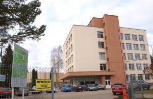 Rokiškio psichiatrijos ligonės sanitarai ne vienerius metus teismuose kovoja dėl priedų už pavojingas darbo sąlygas. D. Zibolienės nuotr.
