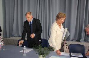 Lietuvos profesinės sąjungos „Solidarumas“ pirmininkė Aldona Jašinskienė ir sveikatos apsaugos ministras Vytenis Povilas Andriukaitis Rokiškio psichiatrijos ligoninėje vykusioje diskusijoje  akcentavo socialinio dialogo svarbą