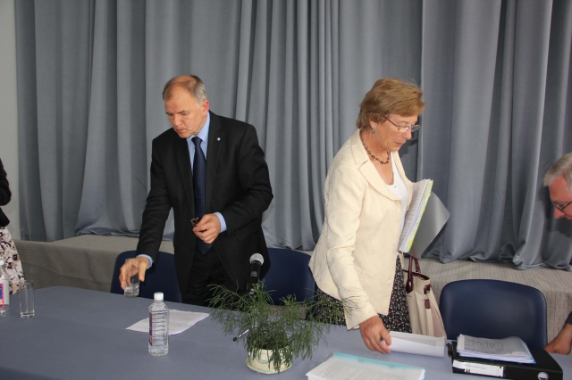 Lietuvos profesinės sąjungos „Solidarumas“ pirmininkė Aldona Jašinskienė ir sveikatos apsaugos ministras Vytenis Povilas Andriukaitis Rokiškio psichiatrijos ligoninėje vykusioje diskusijoje  akcentavo socialinio dialogo svarbą