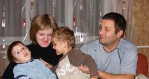 Šiemet paramos akcija “Ir mes galime padėti“ skiriama Evelinos ir Almanto Pupelių šeimai