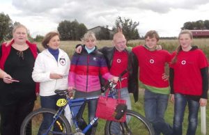 Akcijos dalyviai E.Danienė (iš kairės)