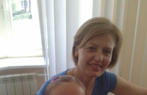 Į rečitalį muzikos mylėtojus pakvietusi Patricija Peciukonytė su mokytoja Aušra Baltrūniene. Asmeninio archyvo nuotr.