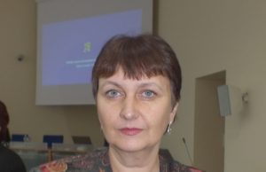Politikų ginčų dėl mero fondo išvarginta Finansų skyriaus vedėja Reda Dūdienė garsiai atsiduso: „Nebegaliu. Man jau bloga.“ A. Minkevičienės nuotr.