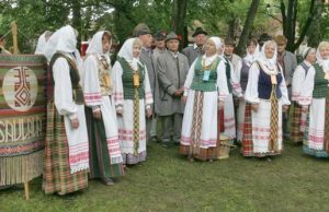 "Saulala" dalyvauja visose folkloro šventėse.