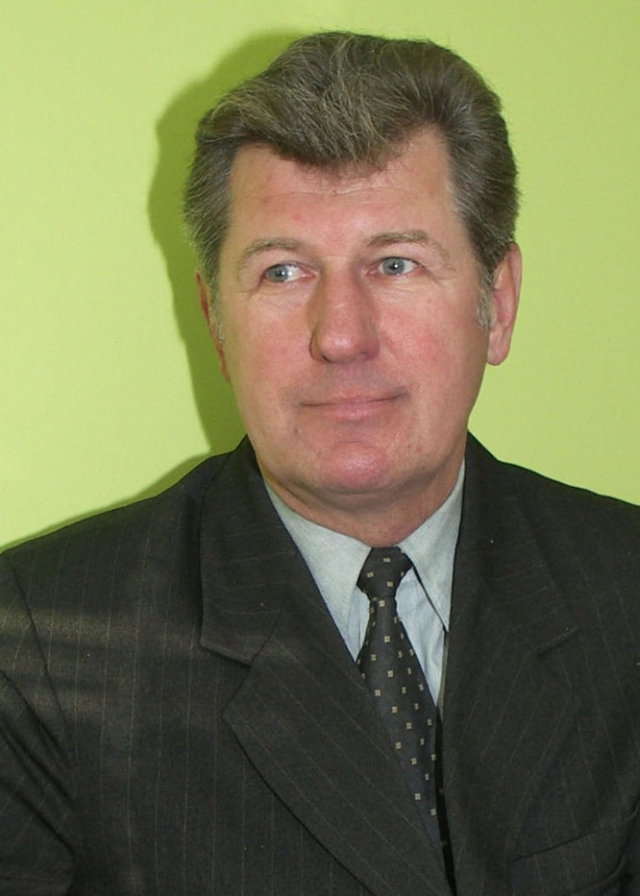 Rokiškio rajono Valstybinės maisto ir veterinarijos tarnybos (VMVT) vadovas Antanas REDECKAS. Rokiškio rajono Valstybinės maisto ir veterinarijos tarnybos (VMVT) vadovas Antanas REDECKAS.