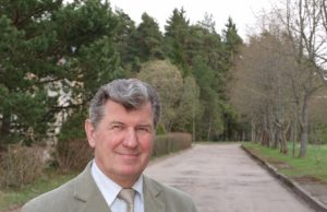 Veterinarijos gydytojų diplomai nedulkės Rajono Valstybinės maisto ir veterinarijos tarnybos vadovas Antanas Redeckas.