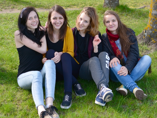 Viktorija (iš kairės)