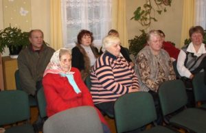 Apie pyragus be „E”, internetą, jaunimą ir gyvenimą be ašarų Kairelių bendruomenė garsi aktyvia veikla ir puikiomis šeimininkėmis. J. Urbonienės nuotr.