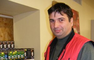 Galiūnas Dainius Repšys įsitikinęs: sportininkas savo vietą iškovoja Galiūnas Dainius Repšys prieš pat Kalėdas pagerino sau pačiam priklausantį vyrų jėgos trikovės atkėlimo rungties rajono rekordą. L. Dūdaitės nuotr.