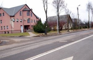 Nepažeidęs taisyklių negali į UAB „Rokauta“ kiemą. L.Dūdaitės nuotr.