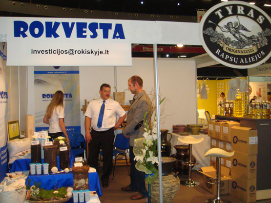 Rokiškio verslininkų ekspozicija parodoje „EXPO Aukštaitija 2011“. UAB „Rokvesta“ archyvo nuotr.