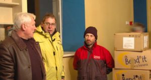 Rotary klubo vyrai prie norvegų dovanų: Rimgaudas Kilas (iš kairės)
