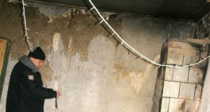 Gaisras kilo nuo netvarkingos krosnies. A.Minkevičienės nuotr.