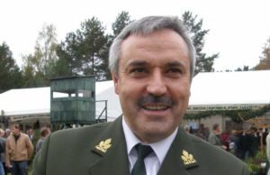 Šalies Generalinis urėdas Benjaminas SAKALAUSKAS.