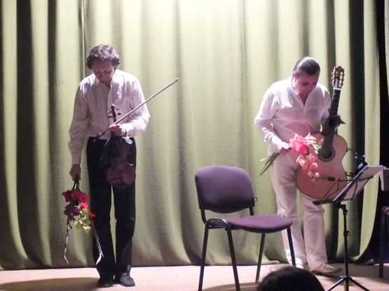 Salų dvare - V.Čepinskio (kairėje) ir S.Krinicino koncertas.