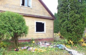 Ugnis įsiplieskė vaikų kambaryje tuomet