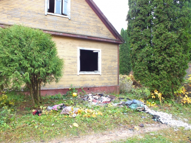Ugnis įsiplieskė vaikų kambaryje tuomet