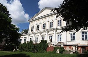 Salose – Europos lingvistai Salų dvaras laukia svečių. D.Zibolienės nuotr.