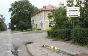 Per tris dienas Juodupės-Vytauto gatvių sankryžoje numušti du šviesoforai.     D. Zibolienės nuotr.
